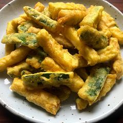 A picture of Curry Flavoured Zucchini Tempura.