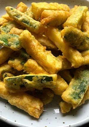 A picture of Curry Flavoured Zucchini Tempura.