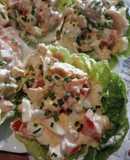 Cogollos de lechuga rellenos de carne de pollo y verduras