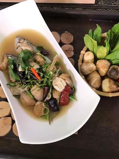 รูปของ ต้มยำปลาทูสดใบกระเพรา