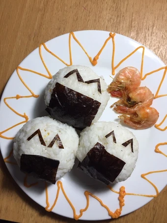 Cara Sederhana Membikin Resep  Onigiri isi telur&amp;udang yang Sempurna, Enak Banget