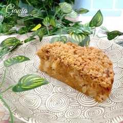 A picture of Apple Crumble Cake.