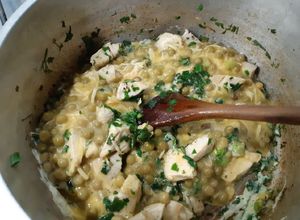 Una foto de Fricasé de pollo de mi abuela