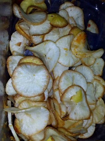 Langkah Mudah untuk Membuat Resep Kripik singkong sambalado yang  Bikin Ketagihan Anti Ribet, Mantap Sekali