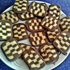 A picture of Vanilla and Chocolate Checkerboard Cookies.