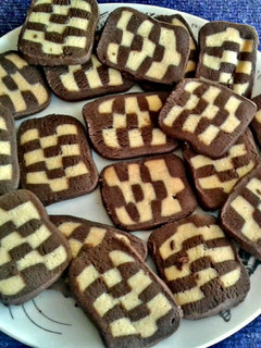 A picture of Vanilla and Chocolate Checkerboard Cookies.