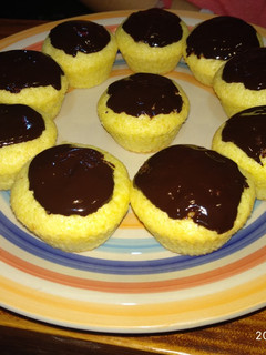 Una foto de Muffins de mandarina con chocolate