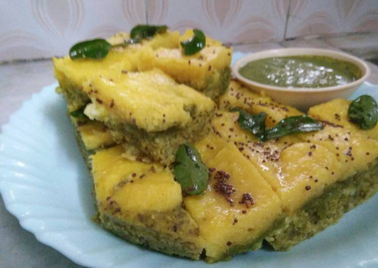 Recipe of Quick Sandwich dhokla with coriander chutney
