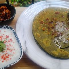 A picture of Dhaba Style Palak Paneer Paratha.