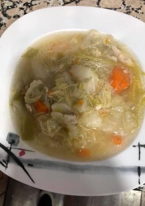 Una foto de Sopa de pollo con verduras