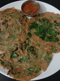 சிறுதானிய முருகைகீரை அடை தோசை. (SIruthaaniya murunkai keerai adai recipe in tamil) செய்முறை முக்கிய புகைப்படம்