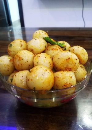 A picture of Sooji balls.