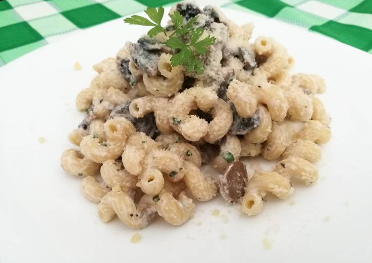 How to Prepare Speedy Pasta Cremosa Ricotta e Funghi