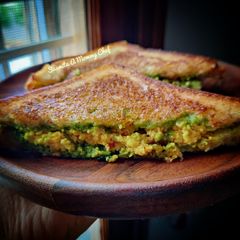 A picture of Paneer bhurji sandwich.