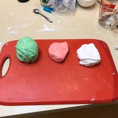 A picture of Marshmallow Fondant.