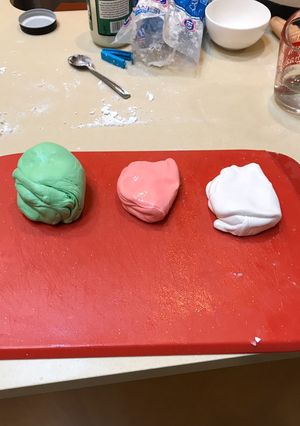 A picture of Marshmallow Fondant.