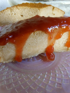 Una foto de Torta de arroz con jalea de membrillo (sin harina)