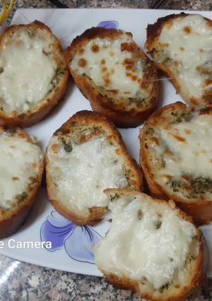 صورة لوصفة جارليك بريد 🍞