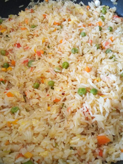 A picture of Fried left over rice.