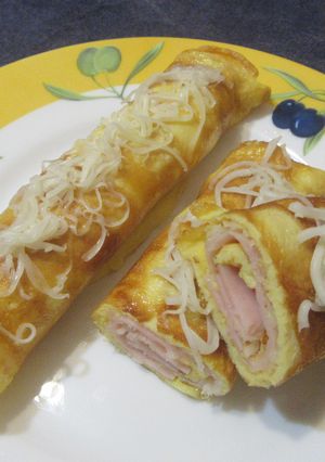 Sonkás-sajtos tojáspalacsinta recept fotója