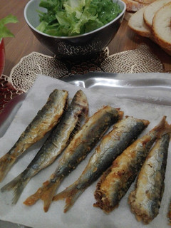 Una foto de Sardinas fritas