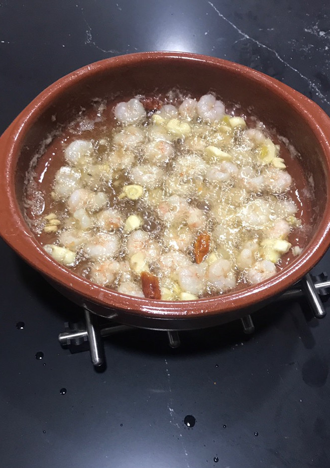 Una foto de Gambas al ajillo