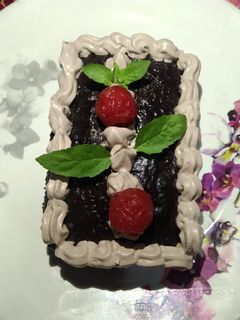 চকোলেট ট্রাফল ডেকাডেন্ট কেক(chocolate decadent cake recipe in Bengali) রেসিপির প্রধান ছবি