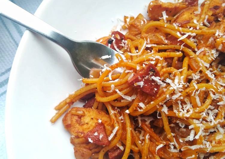 Easiest Way to Cook Yummy Spaghetti With Chicken &amp; Chorizo