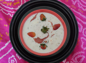 A picture of Strawberry sabudana kheer.