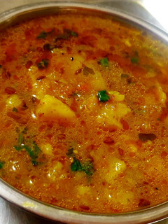 आलू झोल (aloo jhol recipe in Hindi) रेसिपी मुख्य फोटो