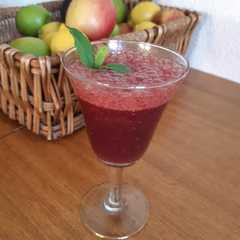 Una foto de Smoothie de arándanos y frutilla 🇺🇾