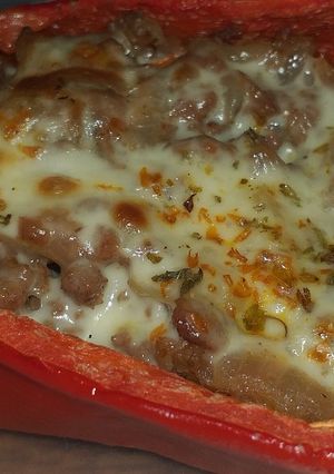 Una foto de Morrón relleno de carne picada