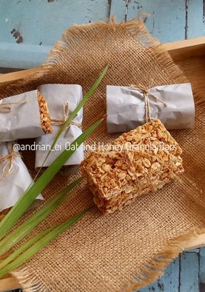 Foto resep Oat and Honey Granola Bars
