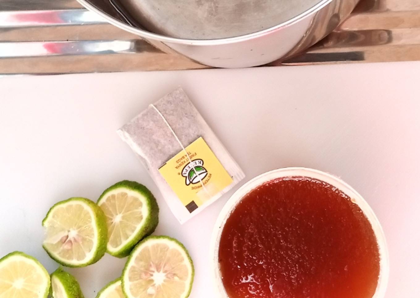 Lemon and mint tea