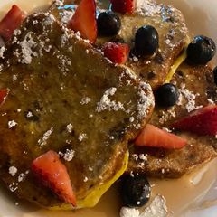 A picture of French toast.