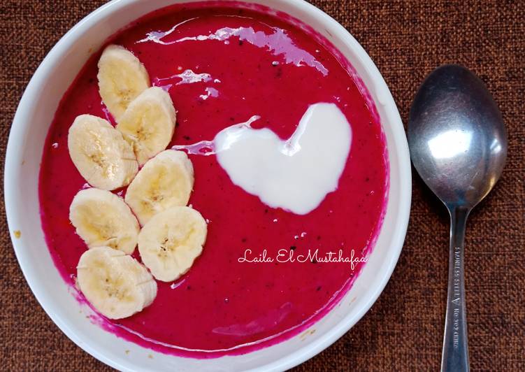 Resep Smoothies bowl "Banana manggo dragon fruit" creamy less sugar yang Enak