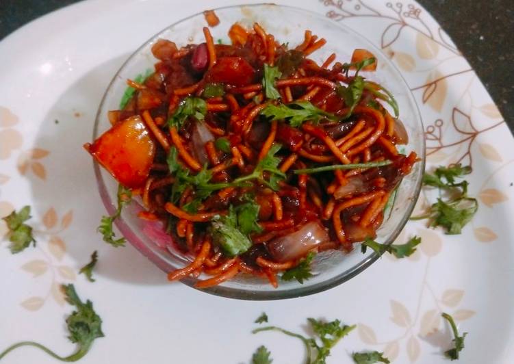 How to Prepare Speedy Chinese Bhel