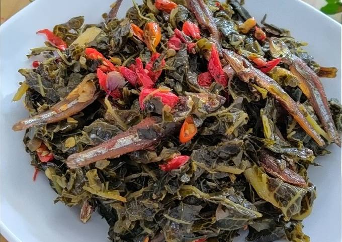 Langkah Mudah untuk Membuat 138. Tumis Daun Pepaya Teri yang Menggugah Selera