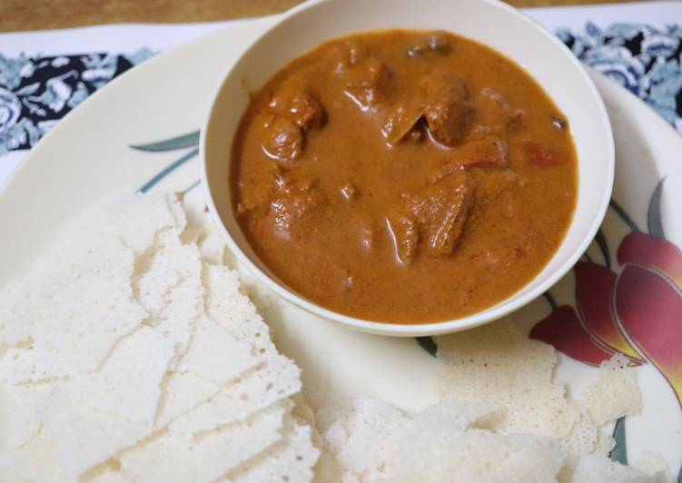 Mangalorean Chicken Gravy with Kori Roti