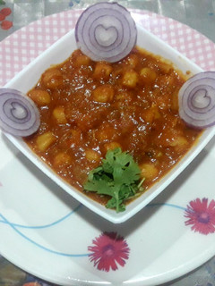 છોલે (Chhole Recipe In Gujarati) રેસીપી મુખ્ય ફોટો