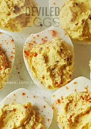A picture of Deviled Eggs.