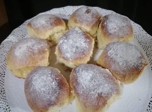 Una foto de Bollos caseros de crema pastelera