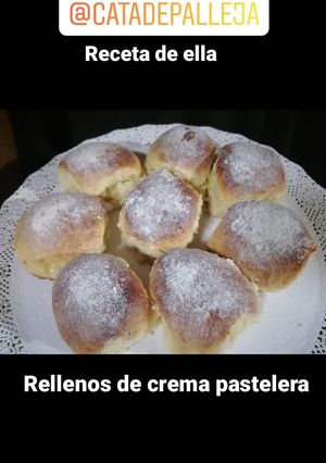 Una foto de Bollos caseros de crema pastelera