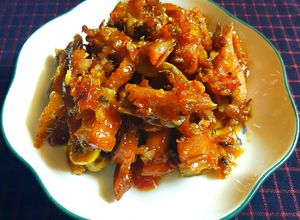 Hình của món Thịt gà rim nước mắm tỏi ớt.