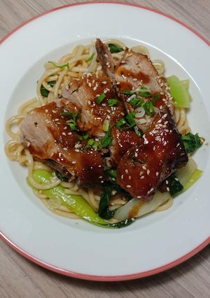 Hình của món Mì vịt nướng.