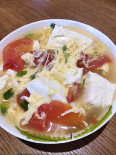 A picture of Tomato and Tofu Soup.