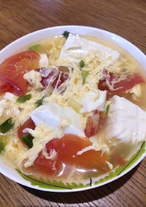 A picture of Tomato and Tofu Soup.