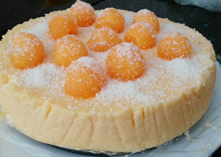 Tarta fría de melón con leche condensada