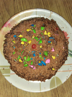A picture of Biscuit brownie cake in cooker.