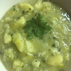 A picture of Potato and leek soup - vegan.